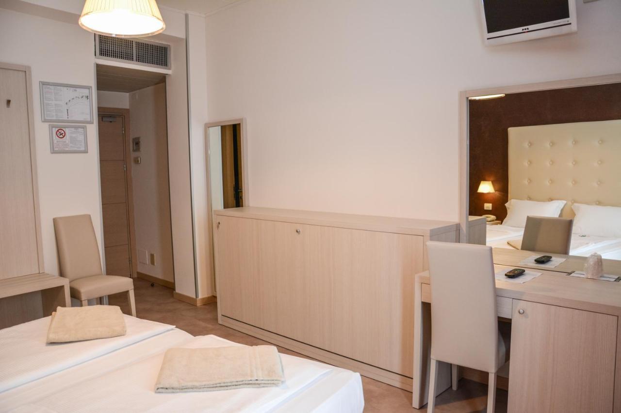 Hotel Astor Limone sul Garda Exterior photo